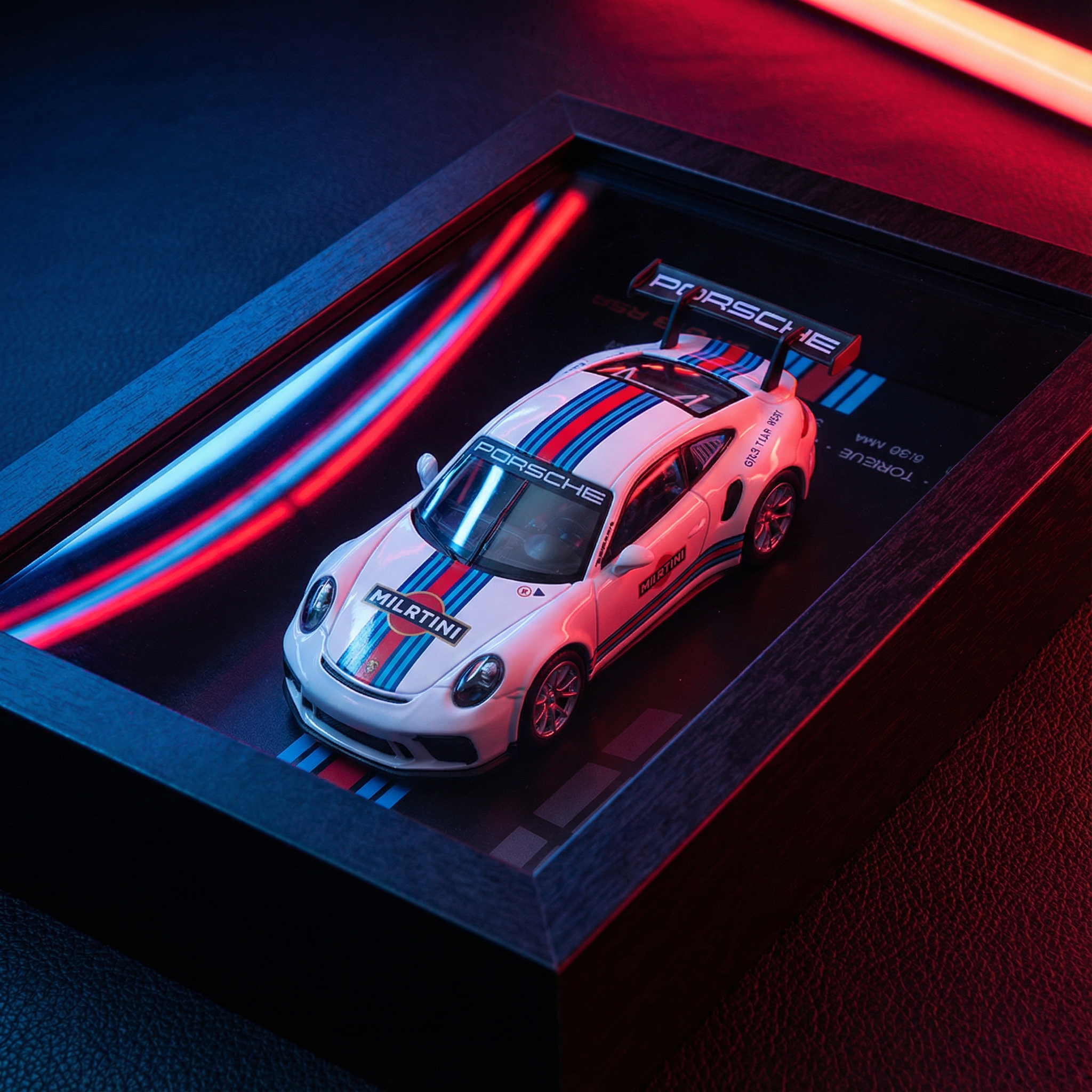 Cadre Décoration Murale - Porsche 911 GT3 RSR – Élégance et Puissance sur vos Murs